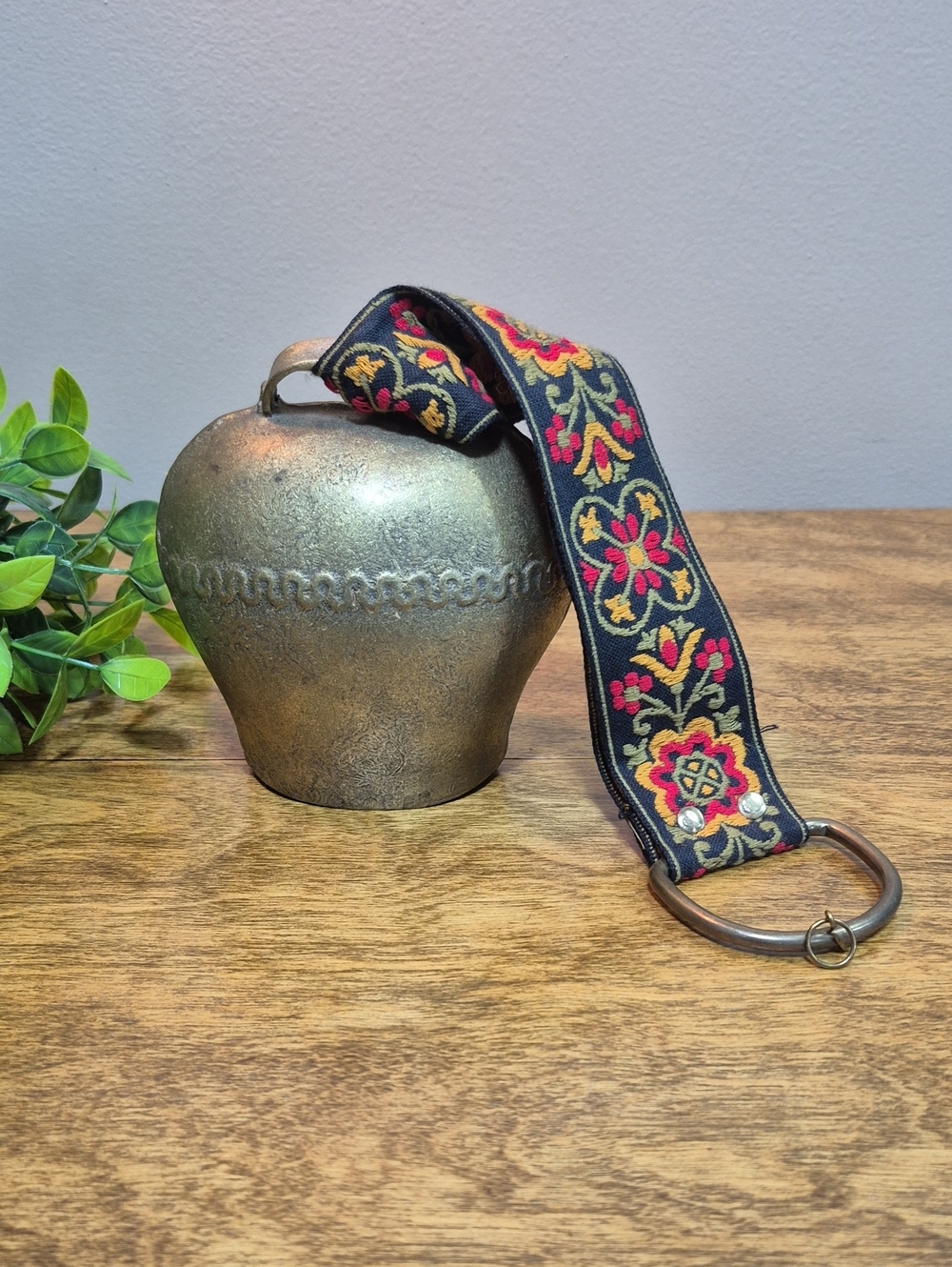 VINTAGE Alpine Swiss Cow Ox Forged Metal Bell & Attached Embroidered Folk Strap